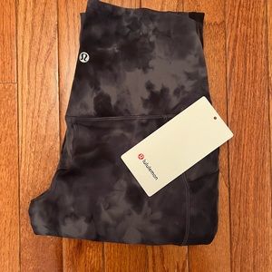 NWT Lululemon diamond dye align sz 6, 25” pockets